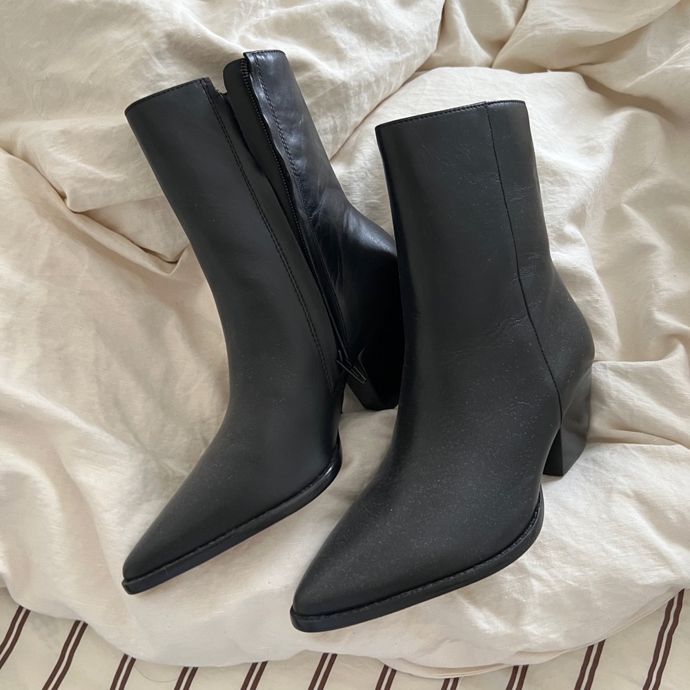 Matisse Caty Ankle boot wide width black